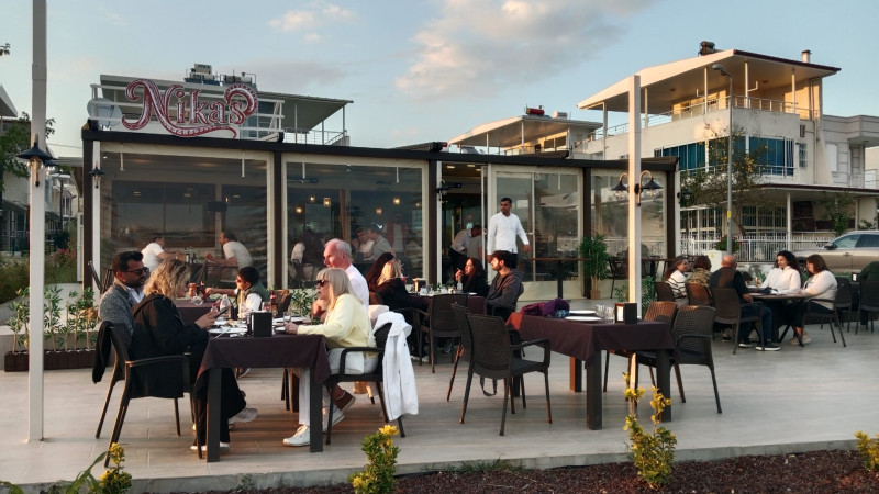 Sarışın Ailesi'nin Nikas Balık Restoran izlenimi