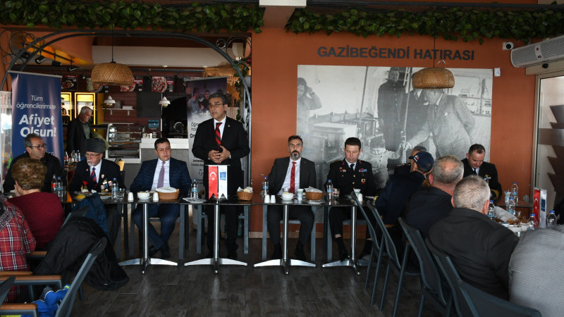 ŞEHİT AİLELERİ ONURUNA YEMEK VERİLDİ