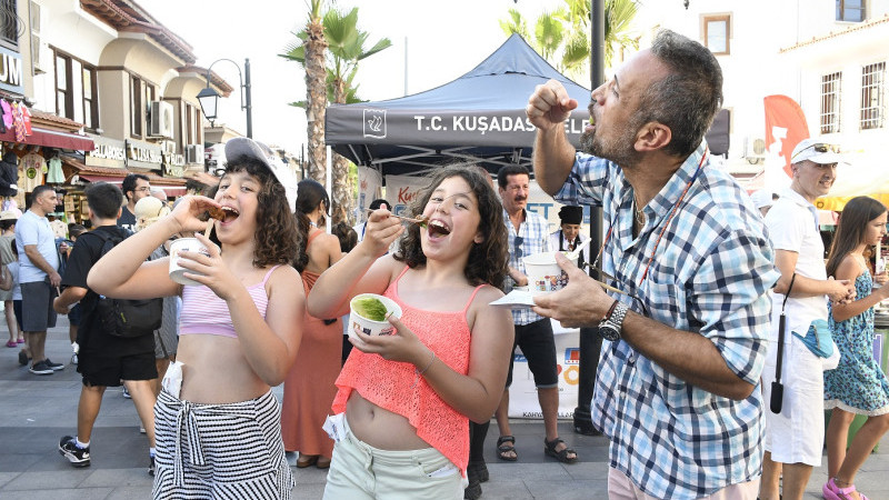 Kuşadası Sokak Festivali ve Deprem Bölgesi'nin lezzetleri 