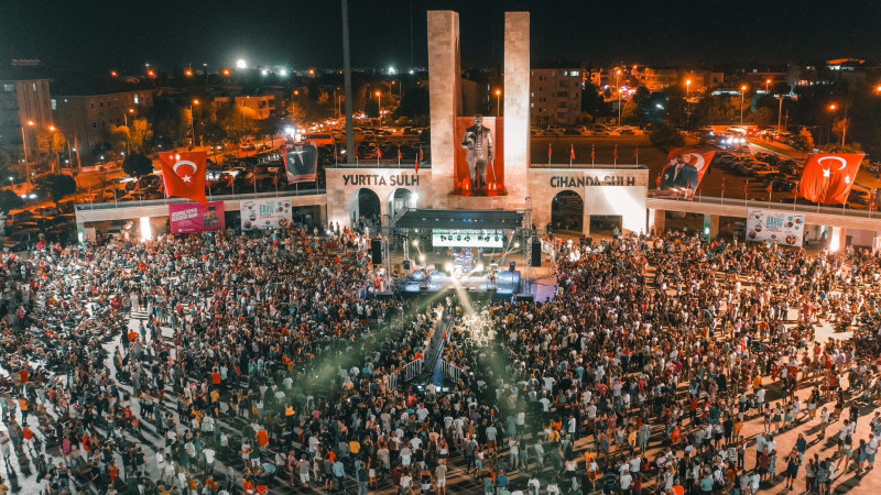 30 AĞUSTOS COŞKUSU BÜTÜN DİDİM’İ SARDI