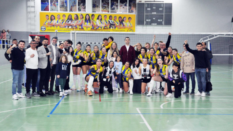 Didim'in Sultanları play-off mücadelesinde set vermedi 