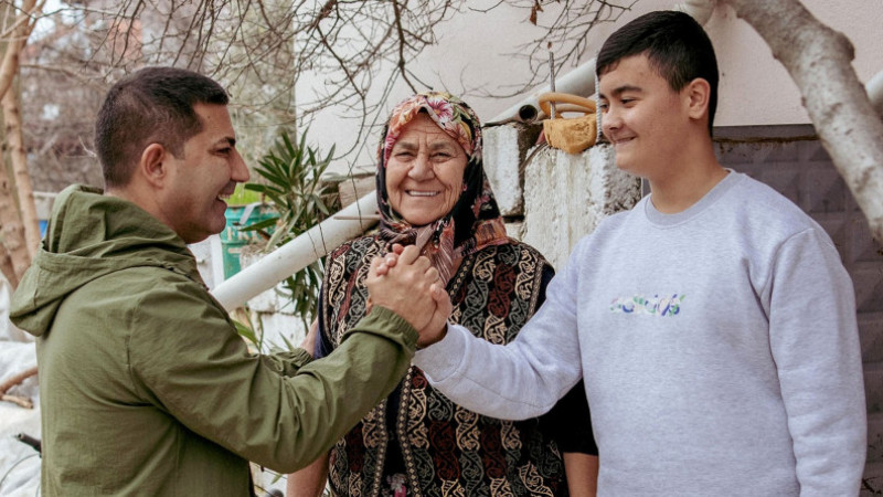 BAŞKAN ÖMER GÜNEL’DEN KİRAZLI’YA SOSYAL TESİS 