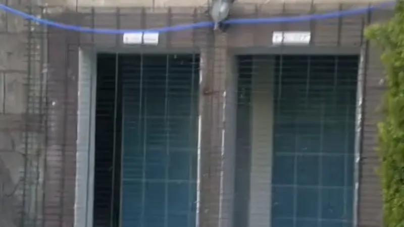 Kumluca’da oyun parkı tuvaletlerine demir korkuluk tepki çekti!