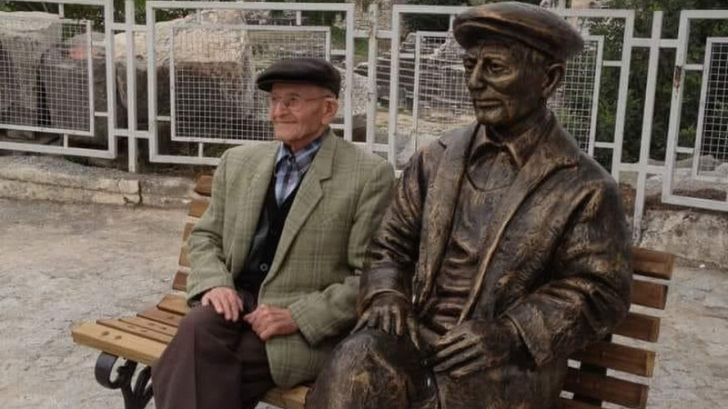 Yusuf Mehmet Sarışın yazdı: Aynı Bankta İki Zaman, Aynı Gün İki Acı