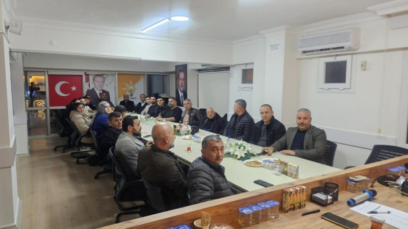 AK Parti Didim'de 'doğru kadro, doğru görev, güçlü koordinasyon' formülü