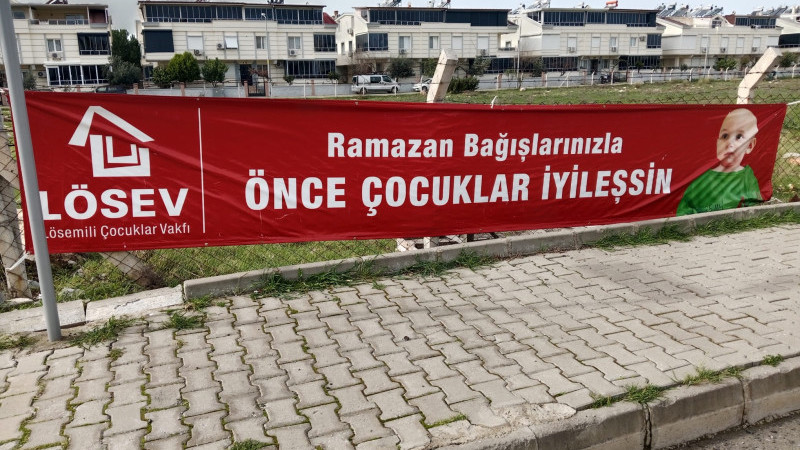 Lösev'e saygım var ama bu afişe maalesef yok!