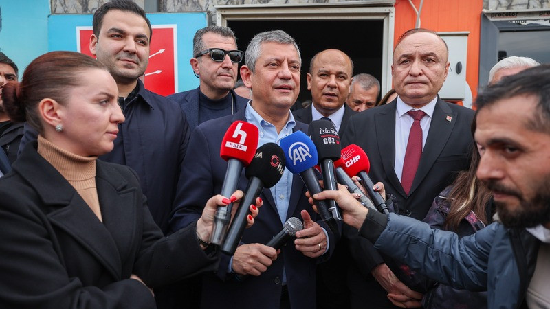 Özgür Özel Günlerdir Deprem Bölgesinde