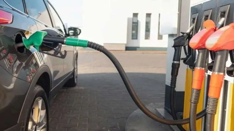 Akaryakıtta fiyat artarsa vergi azalacak düşerse artacak