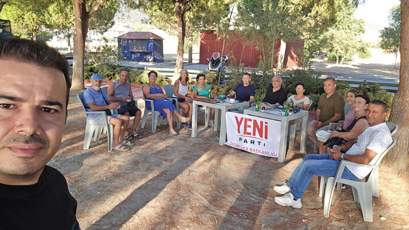 Yeni Parti Didim’de sahaya indi: İlçenin dört bir yanında üye kayıt stantları açtı