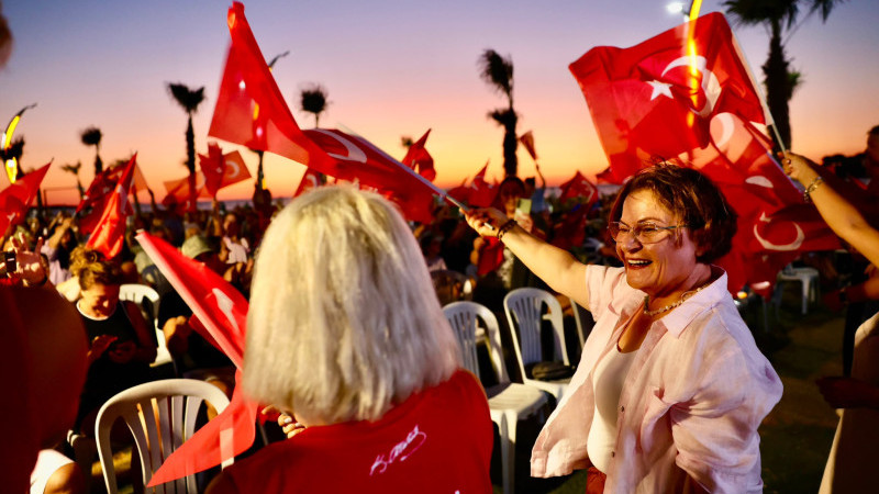 DİDİM'DE ŞAMPİYONLUK COŞKUSU HALKLA BİRLİKTE YAŞANDI