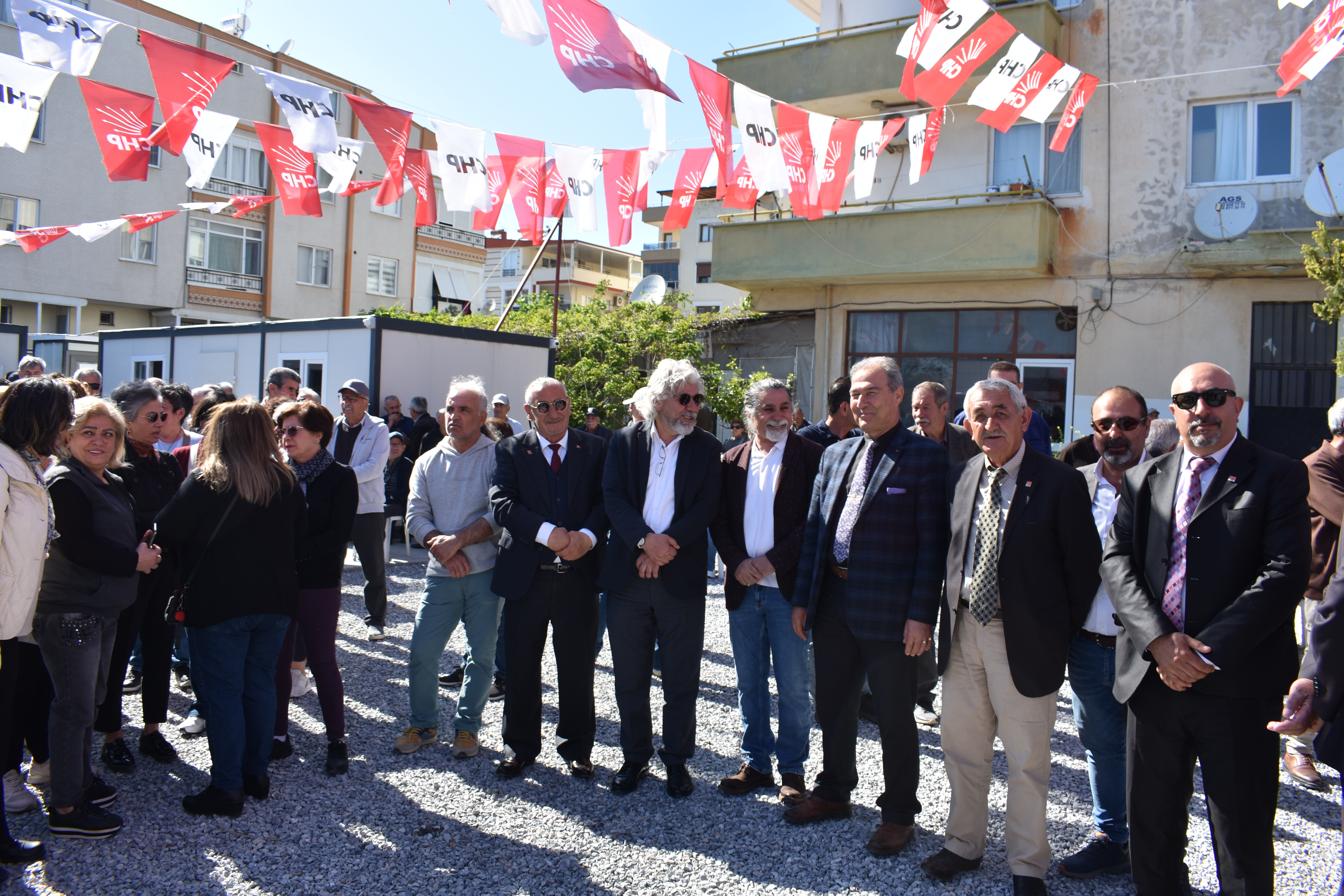 CHP'nin Didim'de miting gibi seçim ofisi açılışı